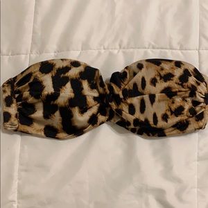 Victoria’s Secret Front Twist Underwire Bandeau